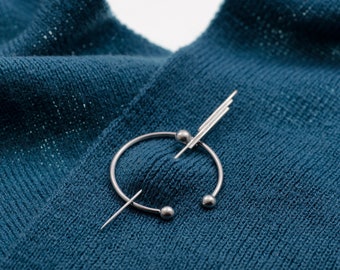 Modern penannular brooch for women