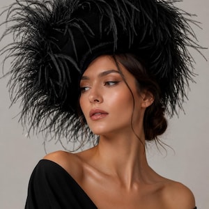 Sombrero tocado de plumas negras, sombrero Derby de terciopelo hecho a mano, tocado de alta costura de lujo, sombrero Royal Ascot