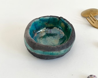 Blue and black raku bowl - Blue and black ceramic little dish - Ceramic turquoise blue pot - Pottery bowl - Raku pottery trinket tray