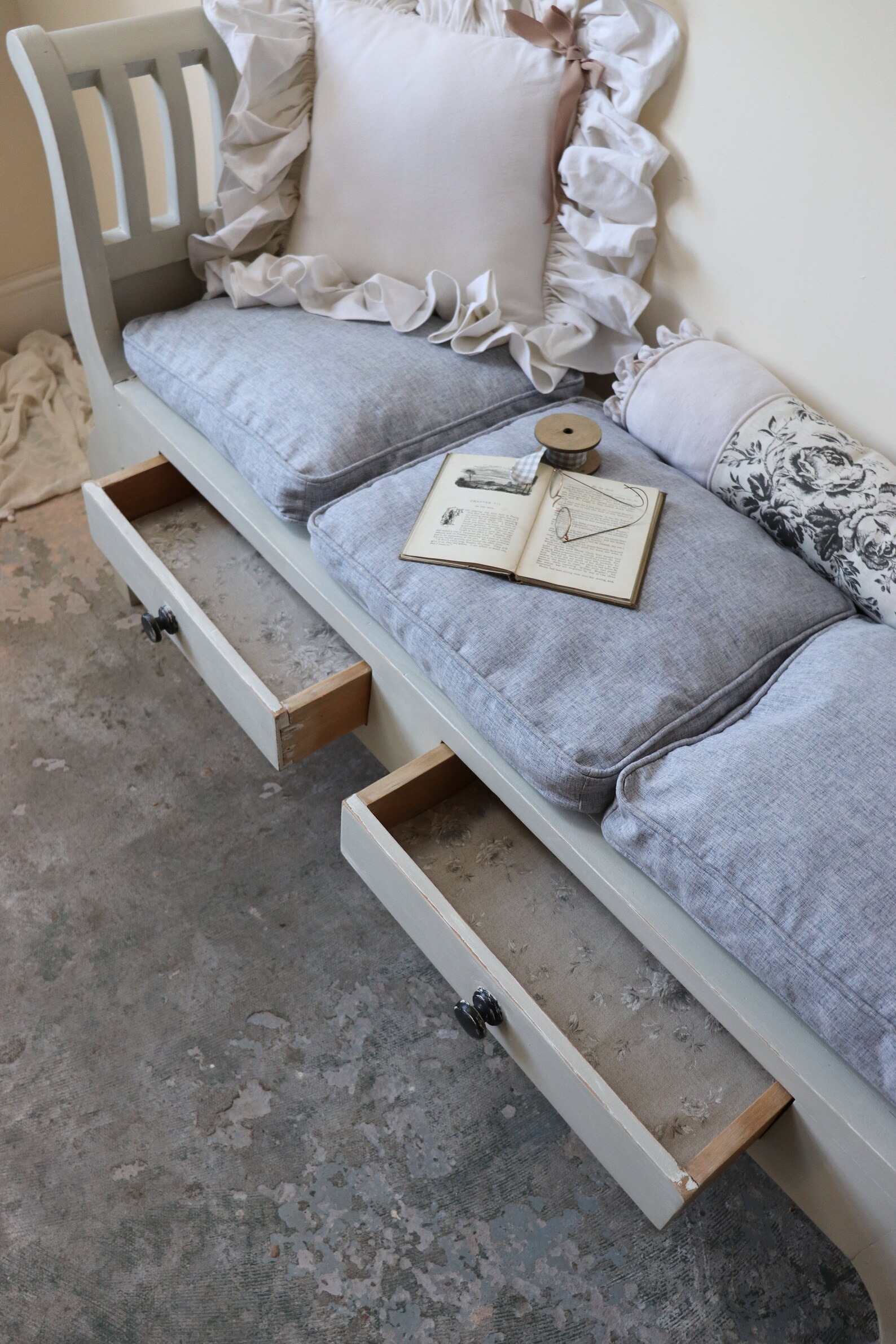 Stunning Painted Vintage Day Bed or Window Seat in Earl Grey Etsy UK