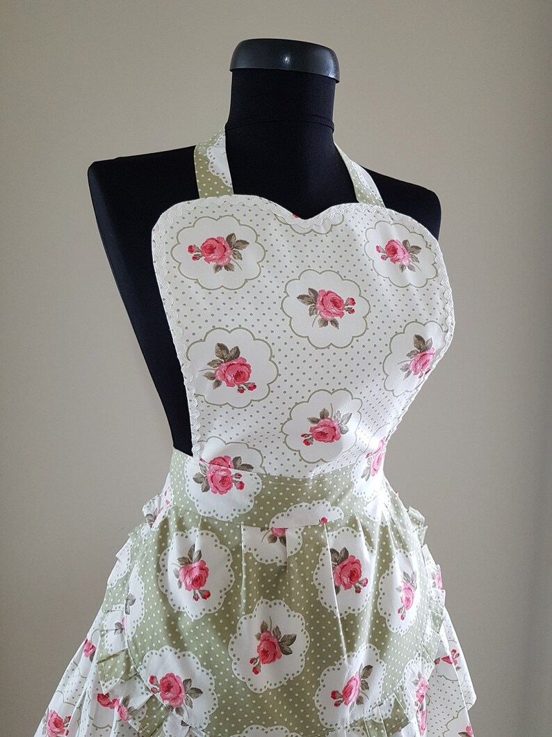 Cinderella Work Apron in a Retro Pinup Style