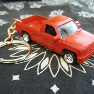 custom made keychain,2000 chevy silverado std cab pick up truck,gloss red w/chrome mags-hand made chain-jumprings-repaint mint
