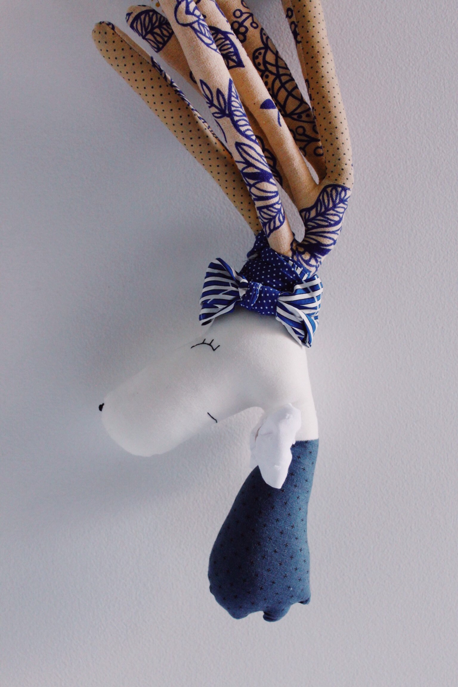 Peluche Doudou Petit Élan Coloré