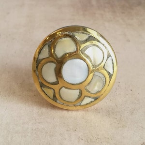 Geometric Mother of Pearl Flower Design Cupboard Door Handle | Honeycomb Patterned Cabinet Door Knob, Drawer Pull