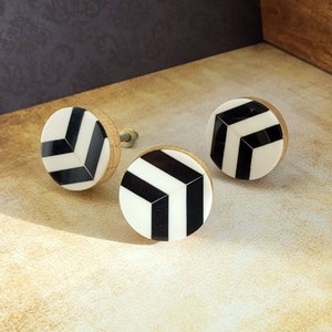 Herringbone White & Black Resin Mango Wood Door Knob | Zig Zag Striped Cupboard Handle