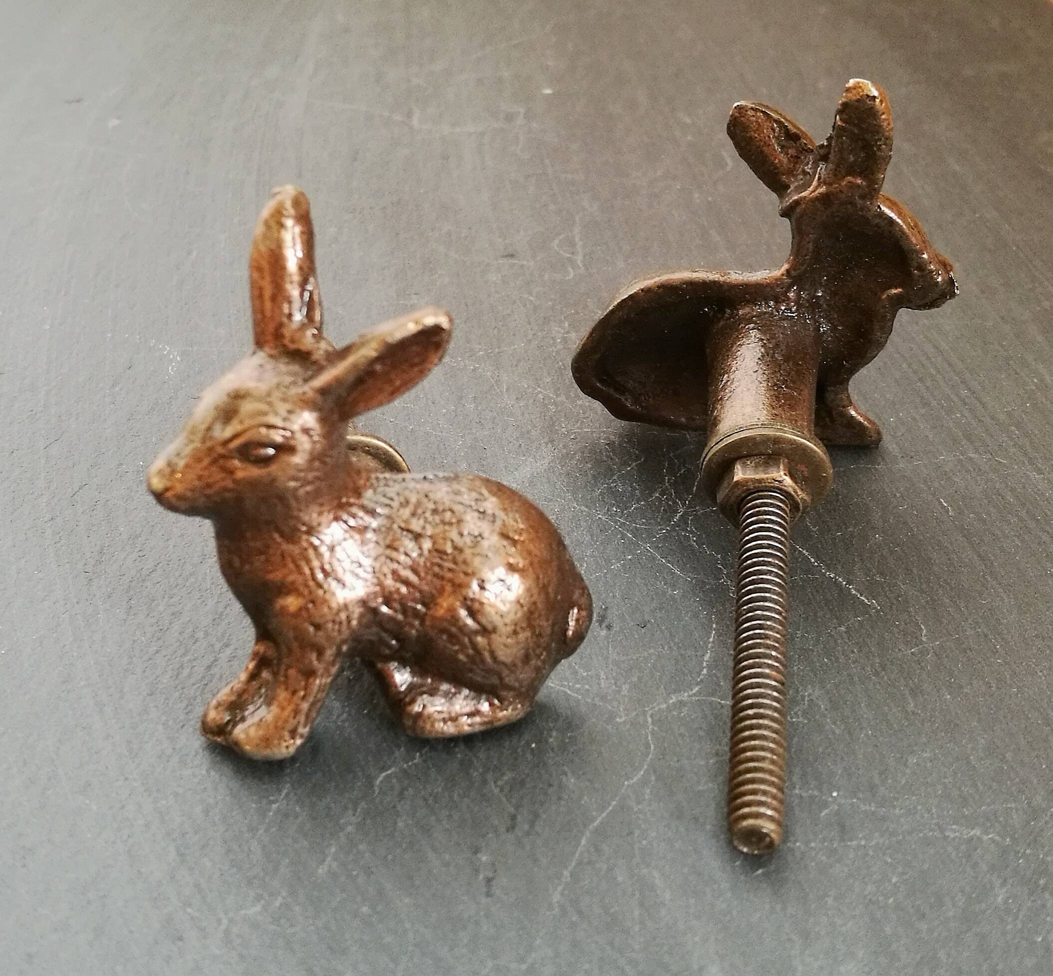 Antique Brass Knobs - Animal Inspired Rabbit Design - Iron Drawer, Vanity,  Wardrobe, Door, Cabinet & Cupboard Knobs, Bronze Knobs for Dressers,  Chests, Children's Bedrooms - Handcrafted : : DIY & Tools