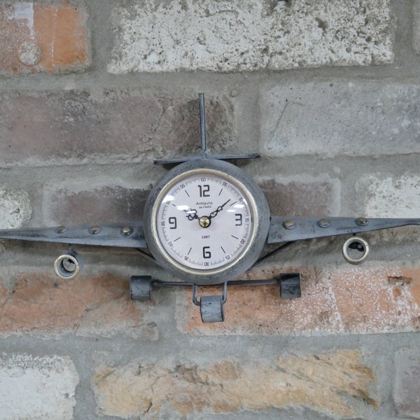 Airplane Floating Wall Clock | Industrial Aeroplane Display Shelf Wall-Mounted Metal Clock