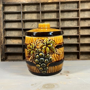 Vintage Ceramic Lidded Barrel Cookie Jar