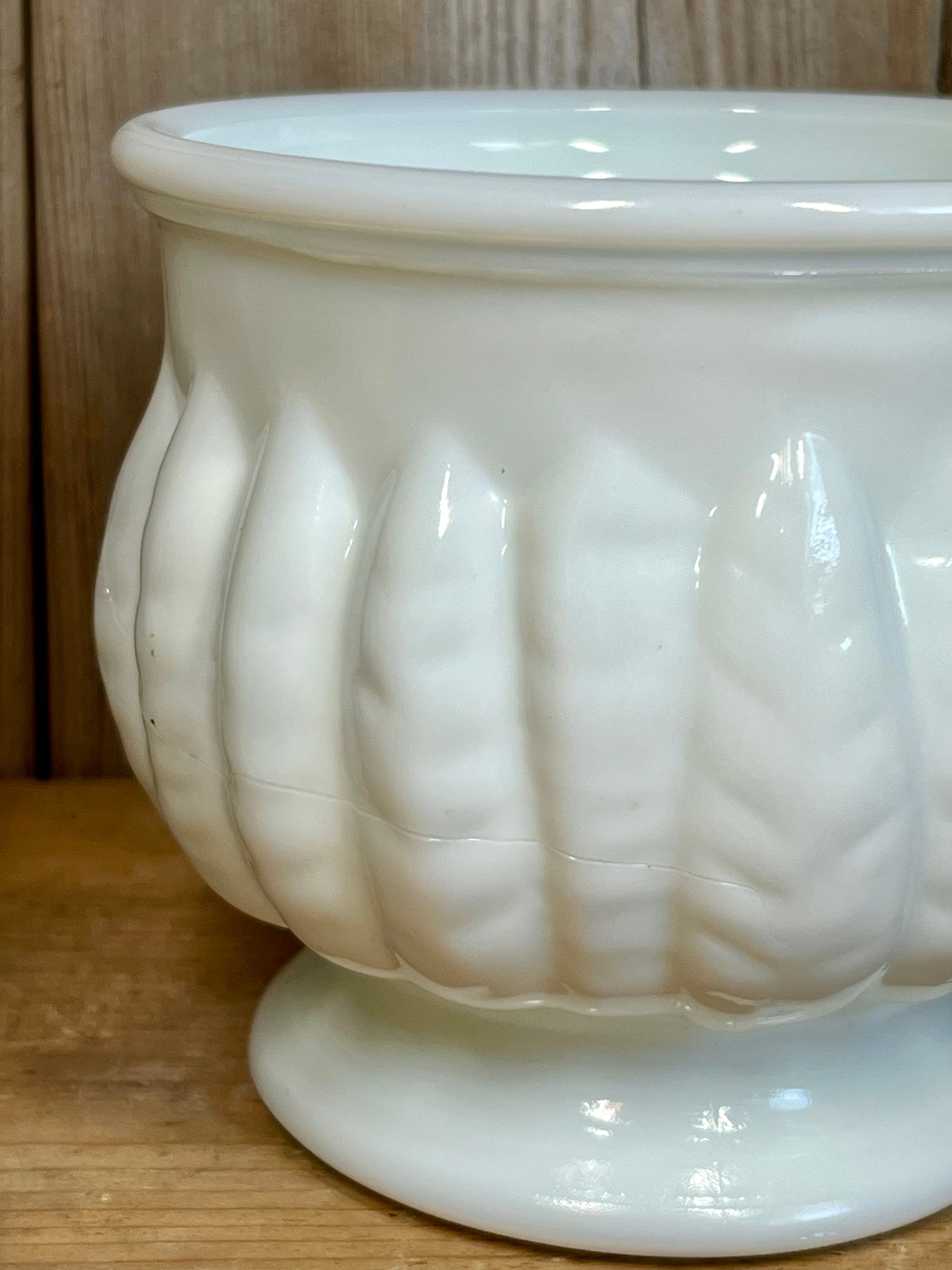 Great Description About Vintage Milk Glass Planter