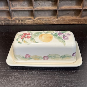 Vintage Pfaltzgraff &#39;Jamberry&#39; Butterdose