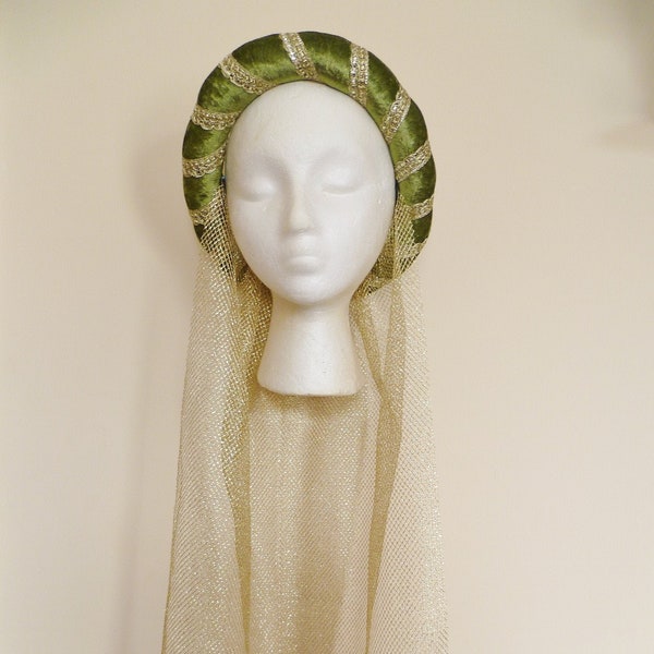 Coiffe médiévale vert olive et or, casque, diadème de mariage sur mesure, faire Renaissance