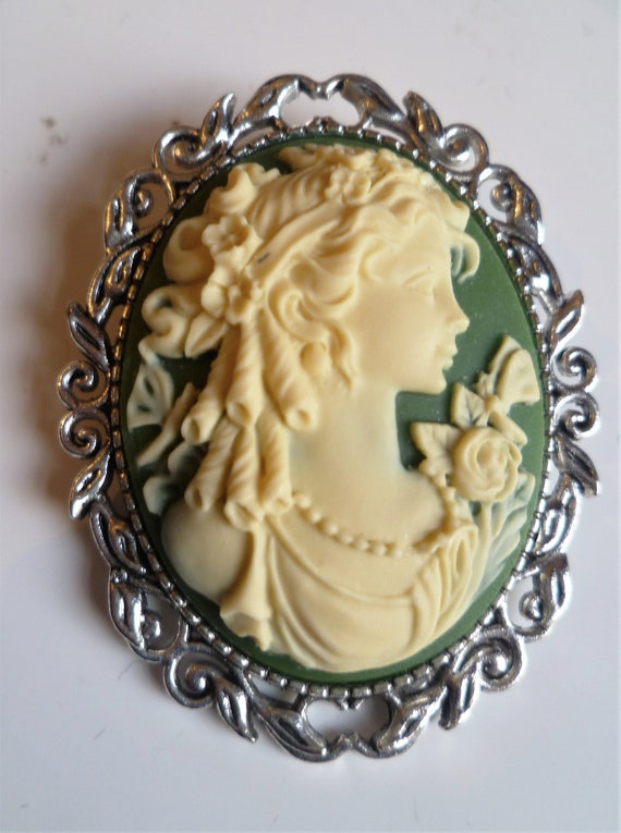 Green and Cream Victorian Lady Cameo Brooch Medieval Brooch - Etsy