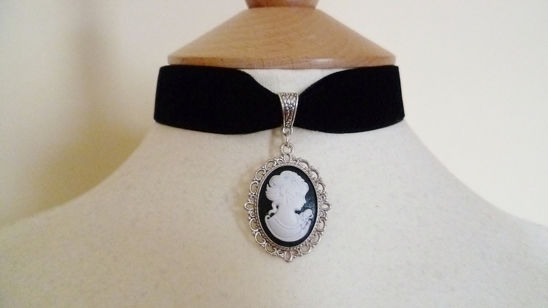 LE Victorian INTAGLIO Ribbon NECKLACE in Gold or Silver, Stunning Glass,  Late 19th Victorian Reproduction Black Ribbon Choker Necklace -  Hong  Kong
