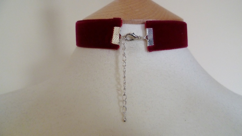 Pendant Necklace Red or Black Velvet Gothic Wedding Medieval Choker Velvet Teardrop Choker