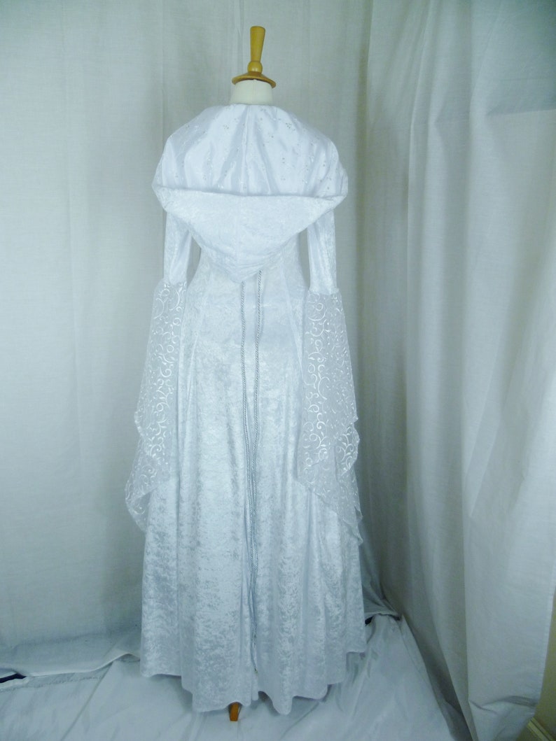 Medieval Wedding Dress in White Renaissance Bridal Gown - Etsy