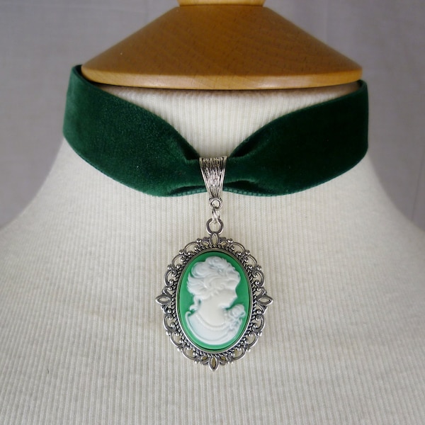 Green and White Cameo Choker, Victorian Lady Cameo Choker,  Medieval Wedding Necklace, Black , green or White Velvet