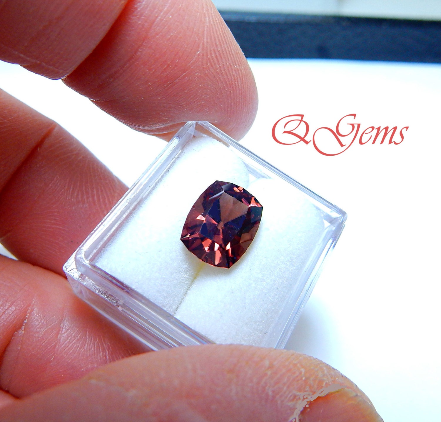 アクセサリー Cassis ZIRCON 3.89 Cts. Natural Red Wine & Mauve Brilliant Cut