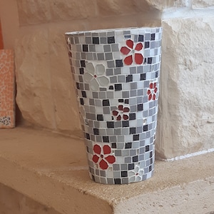 Hand-Cut Glass Mosaic Vase: Elegant Floral Planter