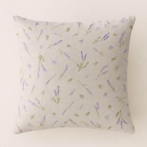Lavender Floral Throw Pillow Cover 45x45 cm – Cottagecore Purple Flower Cushion Case – Farmhouse Sofa Pillow – Decorative Pillow Cover