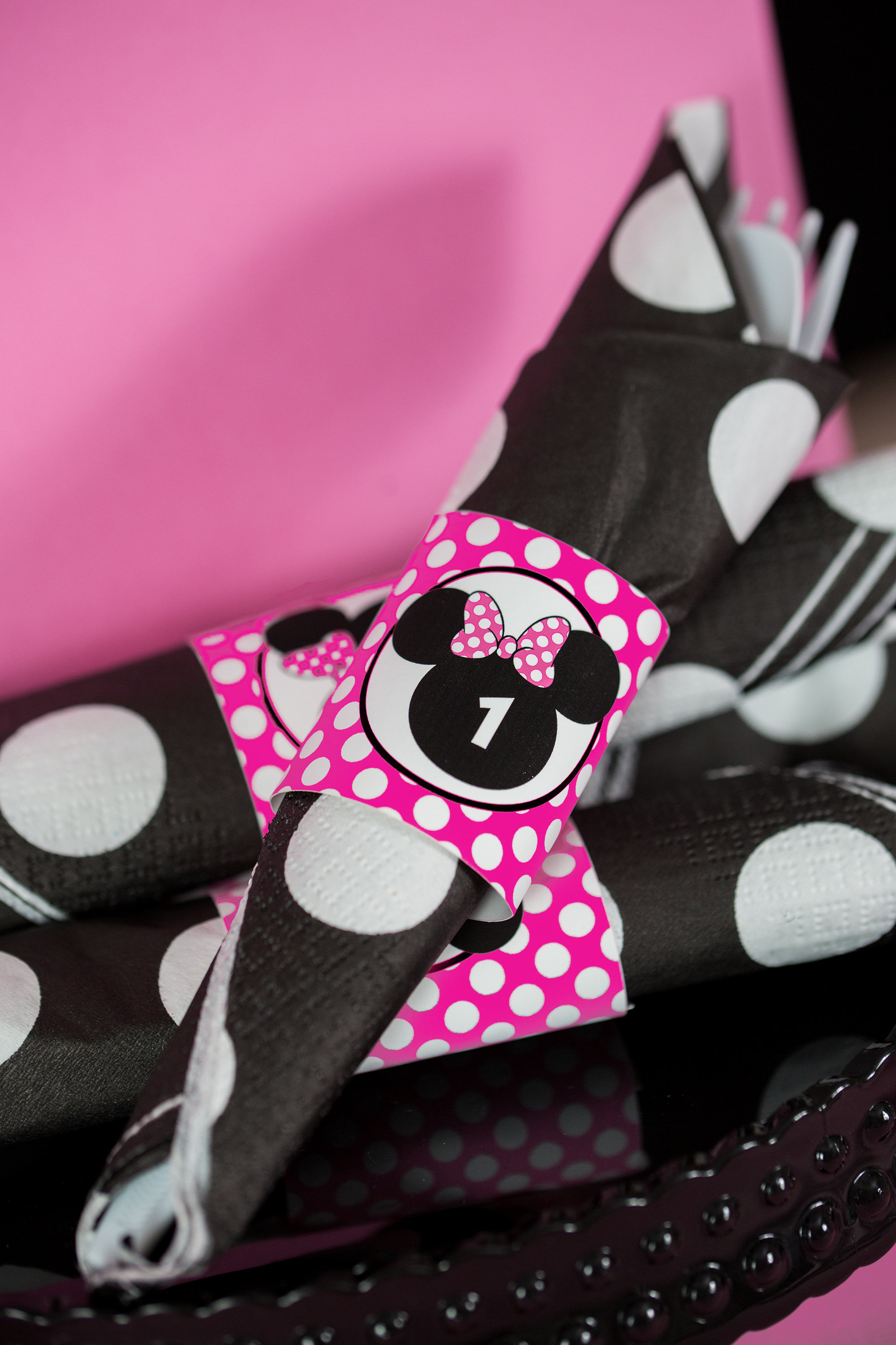 Minnie Mouse Napkin Ring in Bright Pink Printable Minnie Party Silverware Wrapper Minnie Napkins Hot Pink Minnie Mouse Napkins Etsy Australia