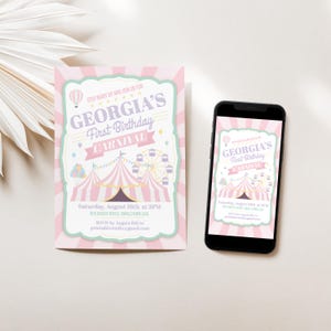 K&ouml;nnte beinhalten: Eine rosa und gr&uuml;ne druckbare Einladung zu einer ersten Geburtstagsfeier mit Karnevals-Thema. Die Einladung zeigt ein buntes Zelt, ein Riesenrad und einen Hei&szlig;luftballon. Der Text auf der Einladung lautet "Georgia's First Birthday Carnival".
