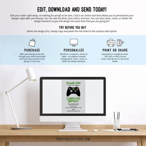 以下が含まれることがあります： コンピューターモニターには、ビデオゲームをテーマにした誕生日招待状が表示されています。招待状には、緑と青のアクセントが付いた黒いゲームコントローラーのグラフィックと、「GAME ON！」と「LUKE'S 8TH BIRTHDAY」のテキストが表示されています。購入、パーソナライズ、印刷の手順も表示されています。