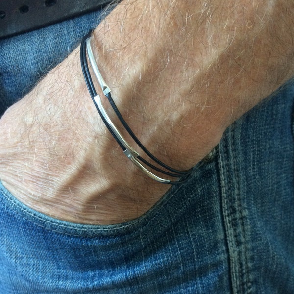 Privater Eintrag für Tim - 2 x Sterling Silber & schwarzes Leder Armbänder - Größe 8,5 "