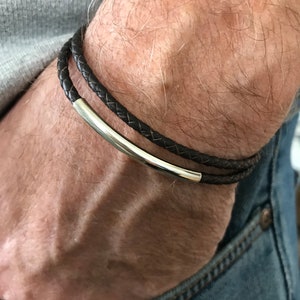 Leren wikkelarmband heren, armband met sterlingzilveren kralen in zwart of bruin leren vlecht, VK handgemaakt, aangepaste maten, geschenkverpakking