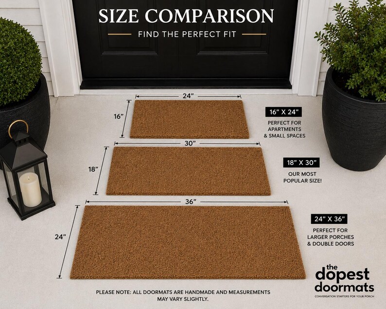 Puede incluir: Tres felpudos rectangulares de fibra de coco marr&oacute;n dispuestos por tama&ntilde;o. El m&aacute;s peque&ntilde;o mide 16 por 24 pulgadas, el mediano 18 por 30 pulgadas y el m&aacute;s grande 24 por 36 pulgadas. El texto incluye SIZE COMPARISON y the dopest doormats.