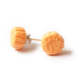 Snow Skin Mooncake Earring Studs