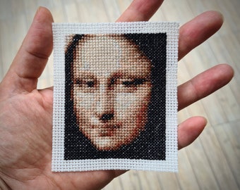 Tiny modern cross stitch pattern "Mona Lisa" by Leonardo Da Vinci. (P230) Miniature art cross stitch.