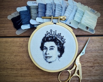 Tiny cross stitch pattern "Her Majesty Queen Elizabeth II". (P295) Mini portrait cross stitch. Modern cross stitch