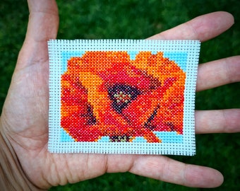 Modern cross stitch pattern "Tiny Georgia O'Keeffe Poppy". (P245) Miniature art cross stitch.