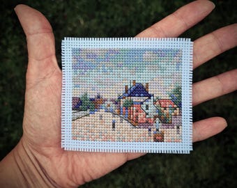 Mini modèle de point de croix chef-d'oeuvre « Street in Morey par Alfred Sisley ». Petit point de croix artistique. Modèle moderne de point de croix compté.