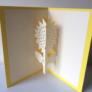 Tarjeta emergente de flores (flor del sol)