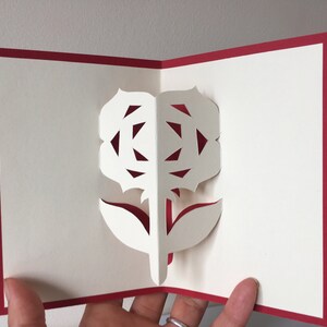 Biglietto pop-up con rosa