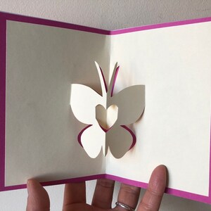 Tarjeta emergente de mariposa
