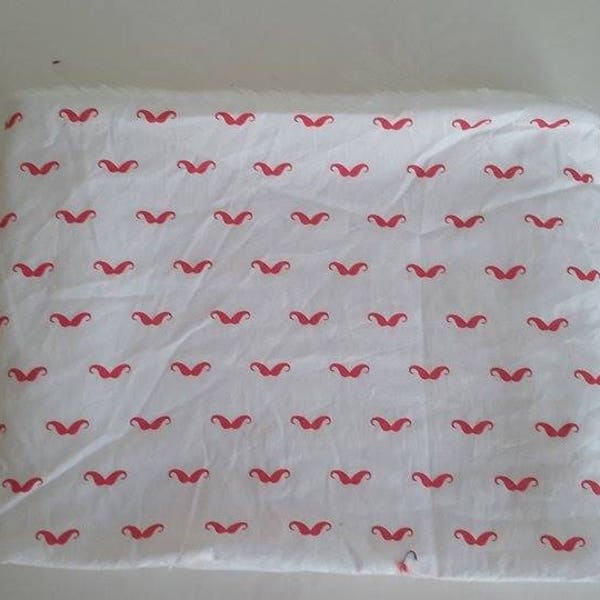 Snood enfant motif moustaches rouges