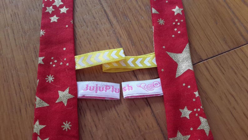 Star Red blanket or pacifier clip image 3