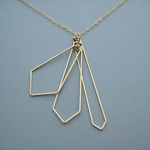 Collier fan art déco bijoux de mariage minimalistes sur chaîne en gold filled 14 carats, cadeau pour professeur de mathématiques flèche à plusieurs niveaux image 4