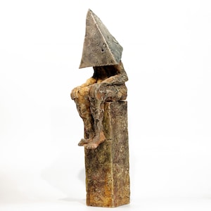 Under, Ceramic sculpture
