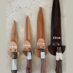 Argentine Gaucho Asado Wood Barbecue Knife. Cuchillo artesanal Argentina Madera y Acero al Carbono