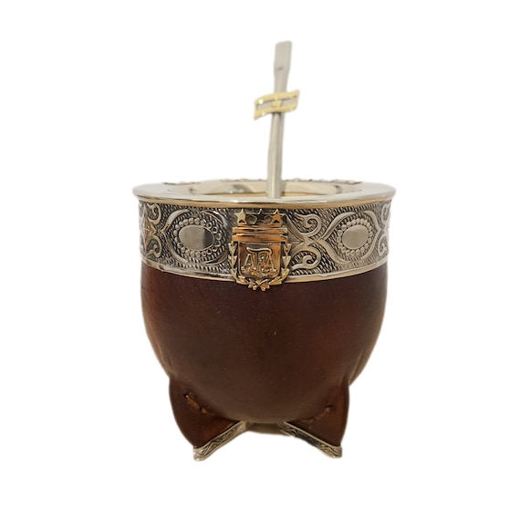 アルゼンチン製 高級マテ茶／本革 × アルパカ装飾 マテ茶 アルゼンチン 最高級マテ壺2点セット・アルパカ の彫刻を施した