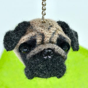 Padrão de crochê de pug, chaveiro de cachorrinho (padrão em PDF)