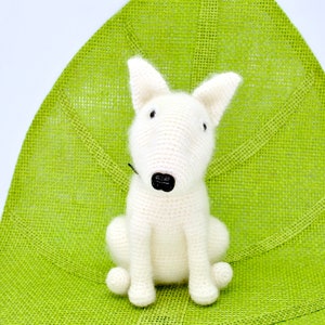 Padrão de crochê bull terrier, padrão de cachorro de crochê, padrão de amigurumi bull terrier, cachorro bull terrier inglês de crochê
