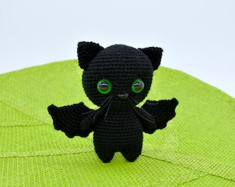 PRAWDZIWY wzór na szydełkowanego kota na Halloween, wzór na szydełkowanego kociaka amigurumi, wzór na szydełkowanego czarnego kota-nietoperza, szydełkowany nietoperz, kotek na Halloween