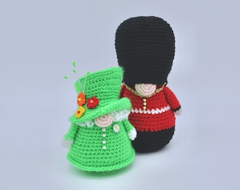 Queen Elizabeth II und Queen&#39;s Guard Gnome, britische Königin und Königinnen Royal Guard Häkelanleitung Gnome, Häkelanleitung für patriotische Gnome