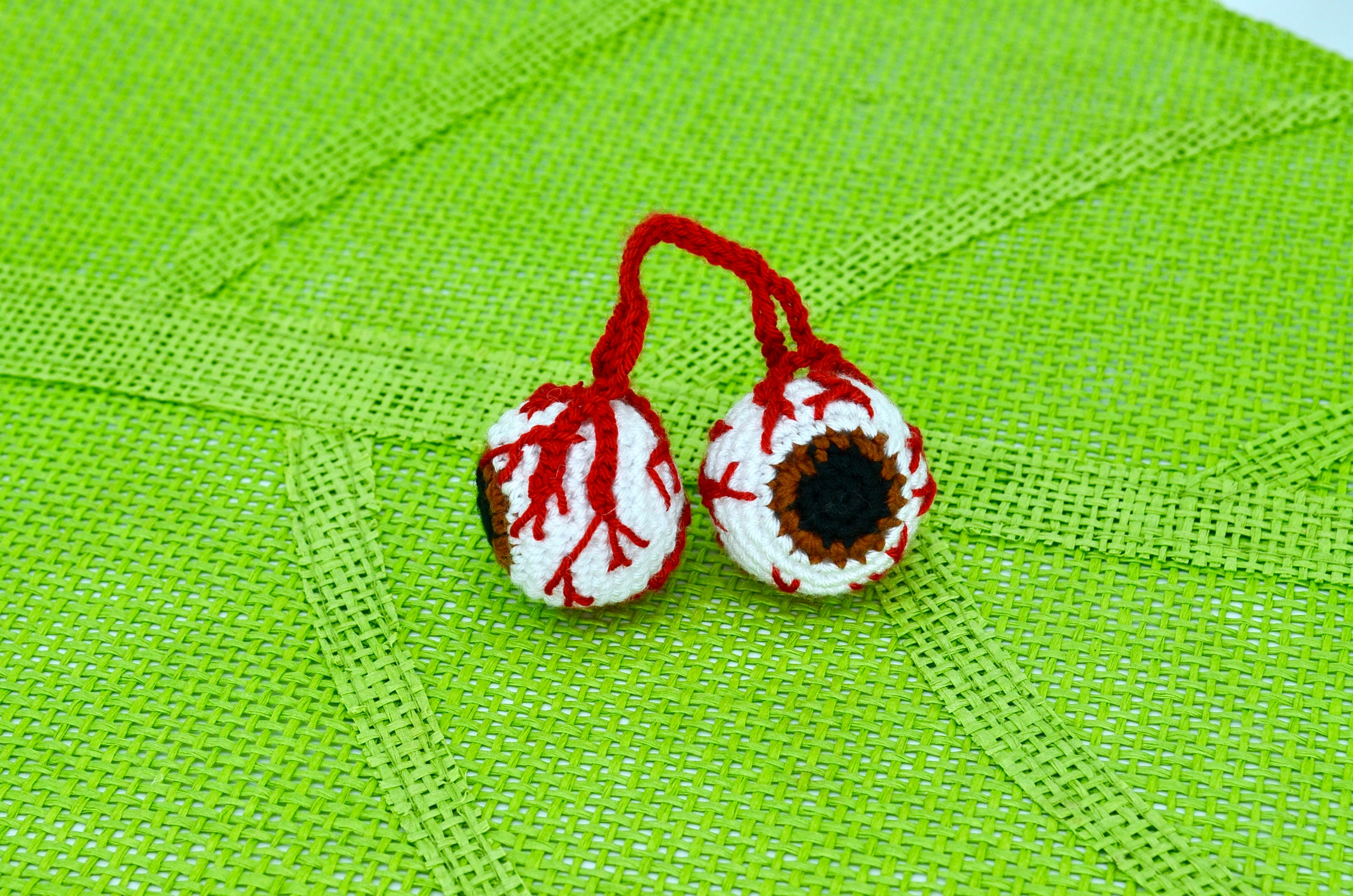 Crochet Eyeball PATTERN, Amigurumi Crochet Eyeball Keychain PATTERN ...