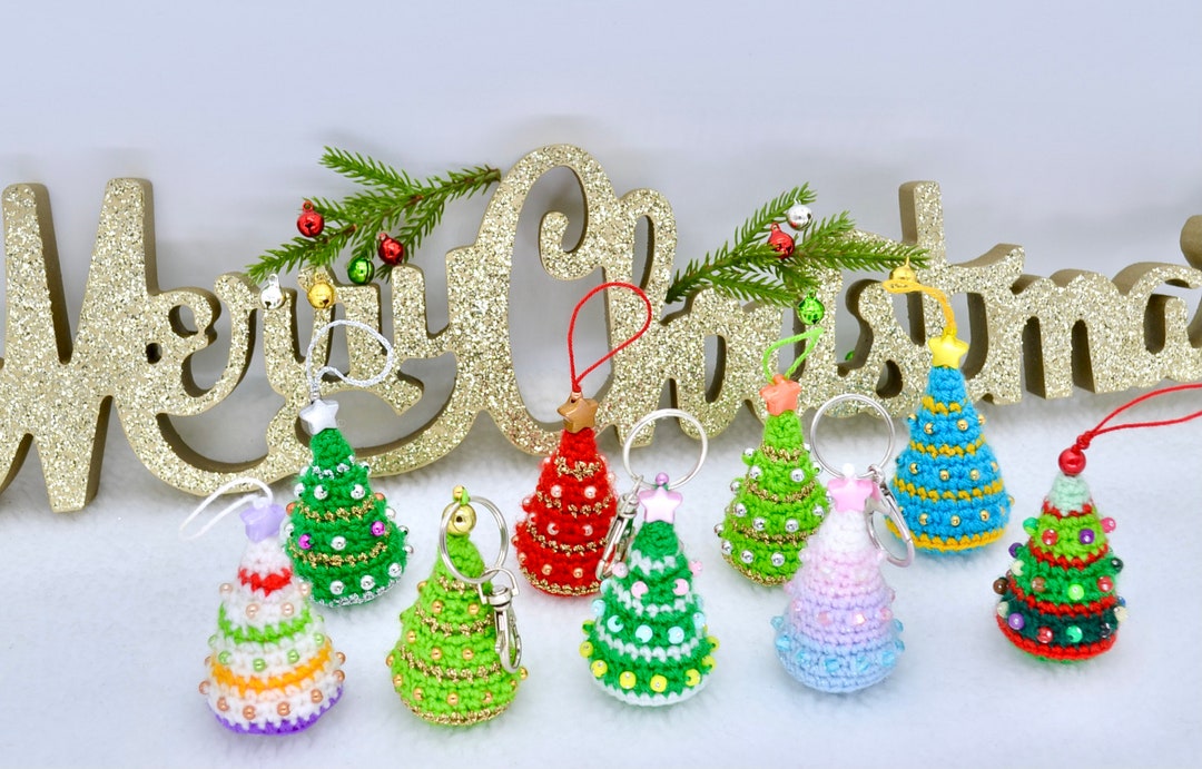 かぎ針編みのクリスマスツリーキーホルダーのパターン、かぎ針編みの