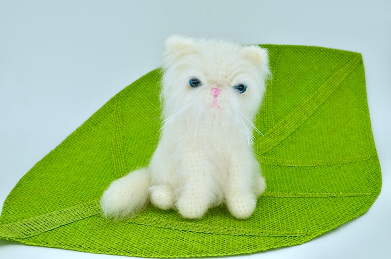 Crochet Cat Pattern, Crochet Persian Cat Pattern, Crochet Amigurumi White Cat image 3